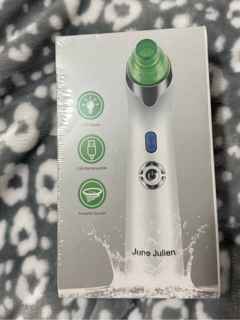 Portable Black & Green USB-Rechargeable Pore Vacuum